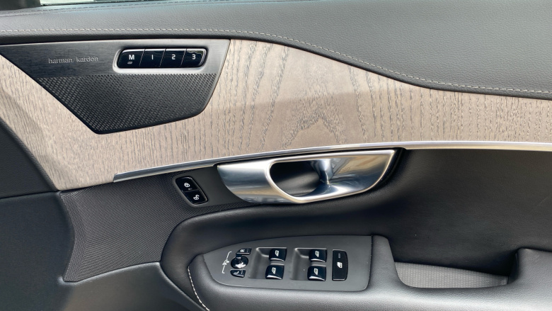 Volvo Xc90 2.0 B5D [235] Inscription Pro 5dr AWD Geartronic Diesel Estate